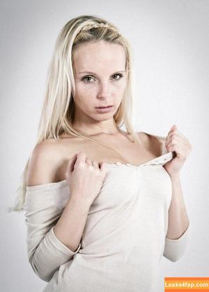Model Cathy photo #0452