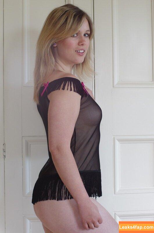 Models On Purpleport / Adultfolio / Maxmodels.pl (no mass dumpingtogs content / model-kartei.de / modelfol.io / purpleportofficial leaked photo photo #0400