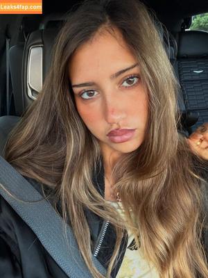 Mollie Mae photo #0002