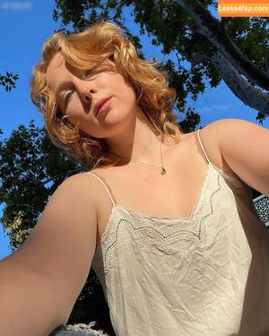 Molly C Quinn photo #0099