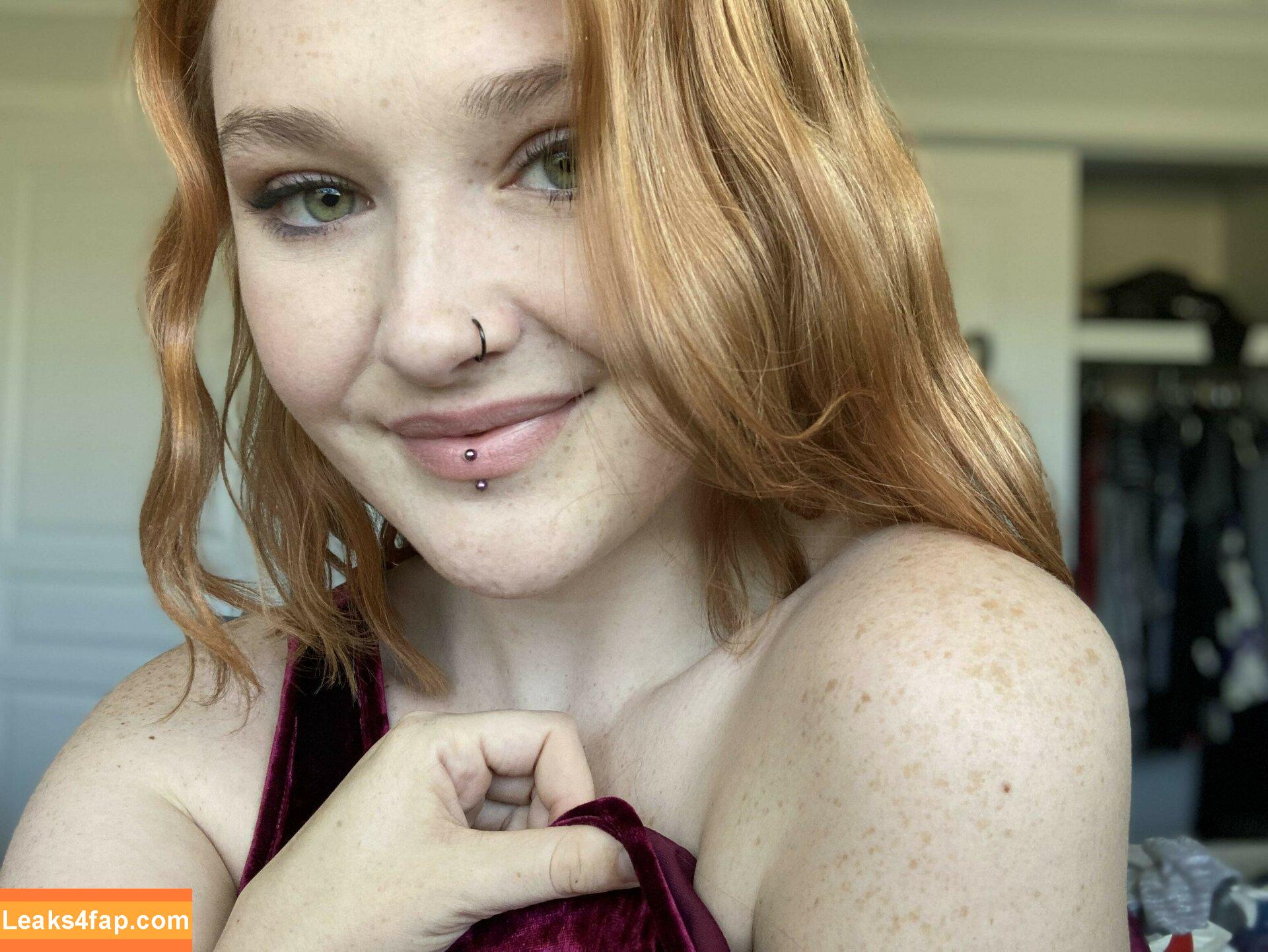 Molly Demure / demure_whore / https: leaked photo photo #0223