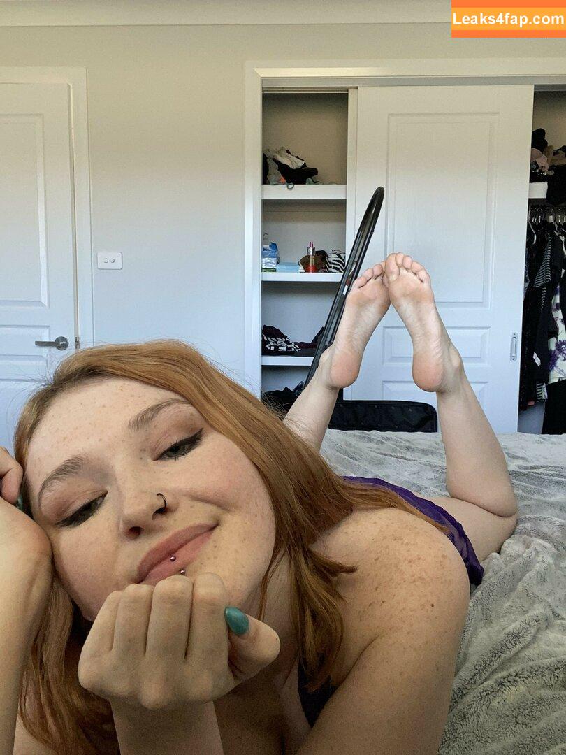 Molly Demure / demure_whore / https: leaked photo photo #0242