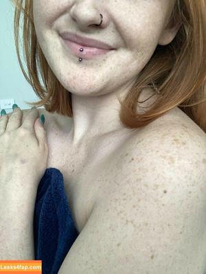 Molly Demure photo #0215