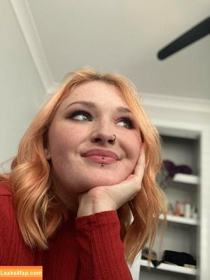 Molly Demure photo #0283