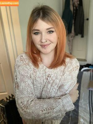 Molly Demure photo #0307