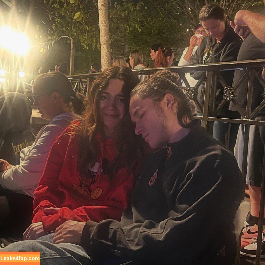 Molly Gordon / crashgordon / mollsterg leaked photo photo #0184