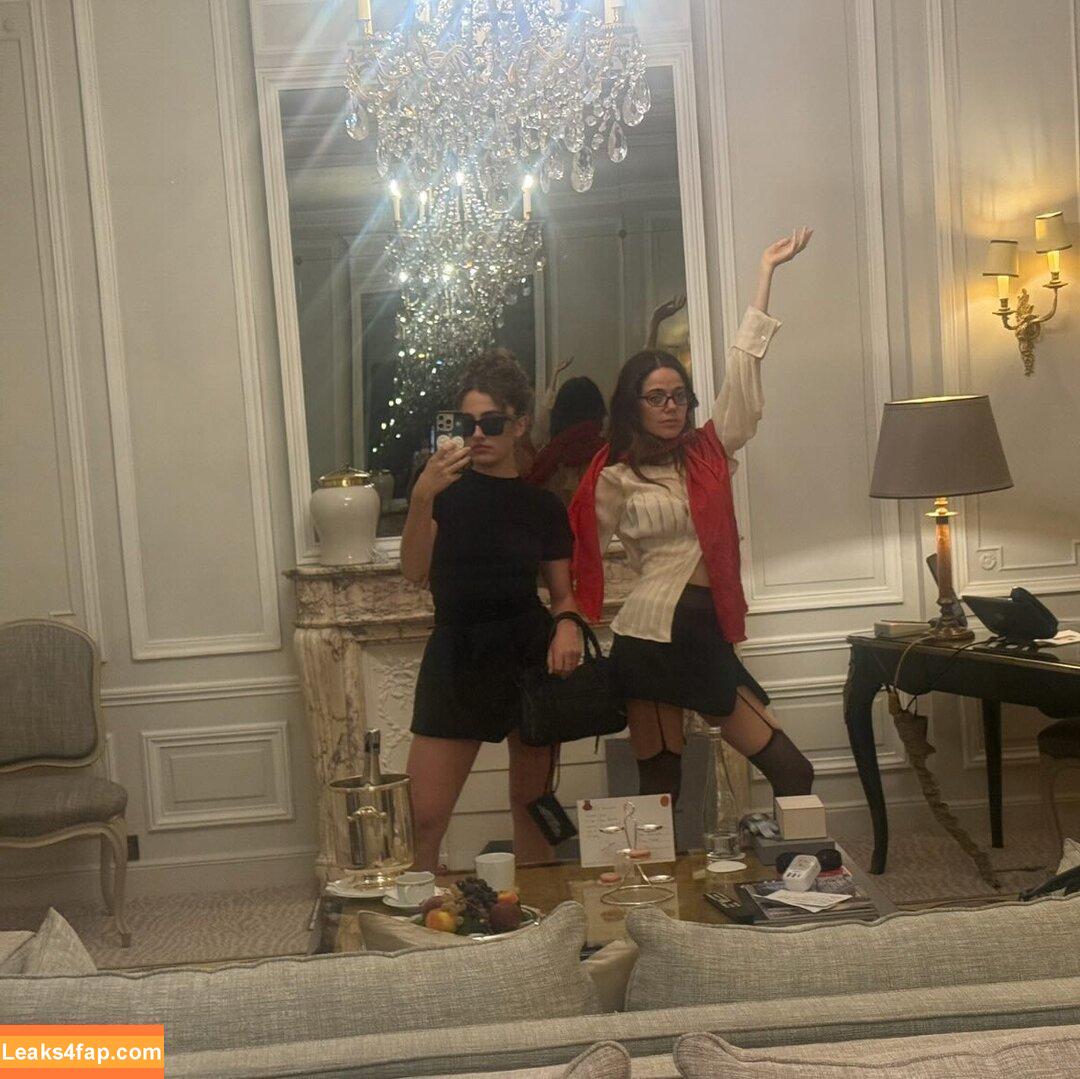 Molly Gordon / crashgordon / mollsterg leaked photo photo #0185