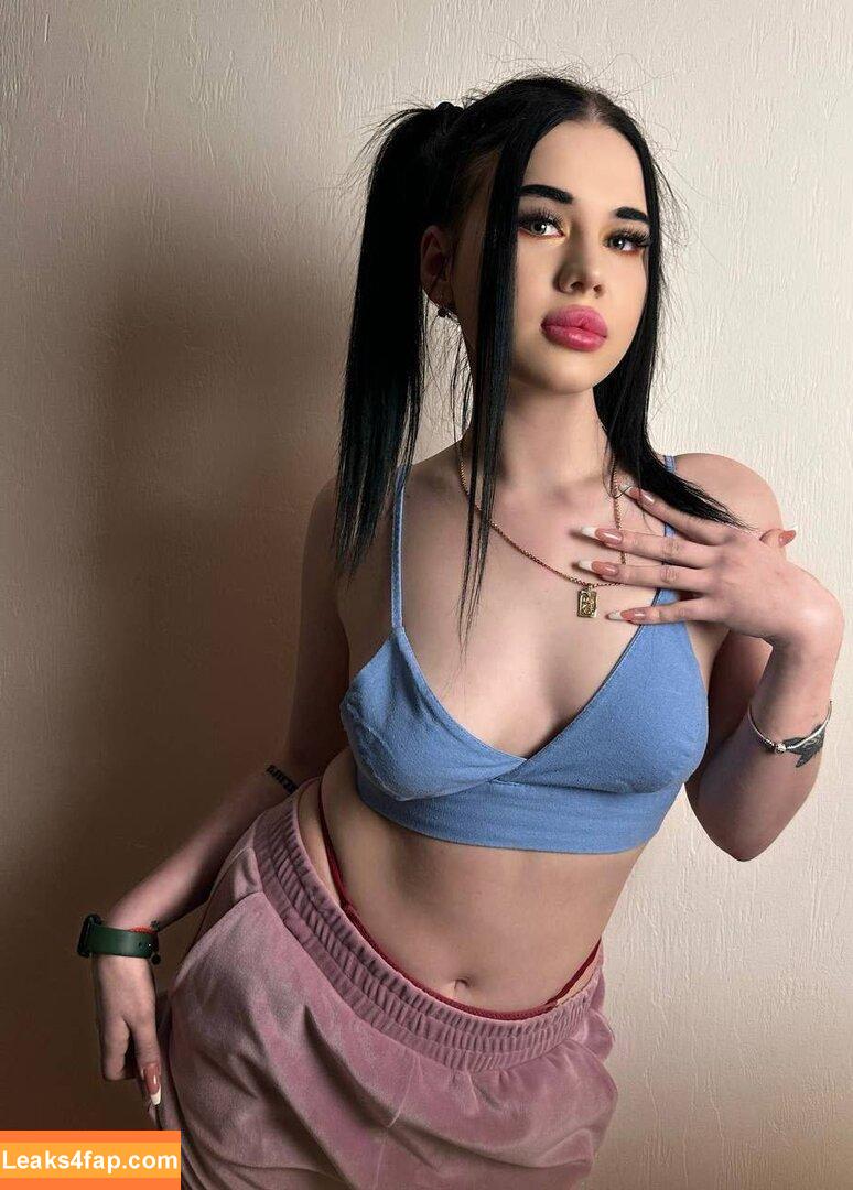 molly_loveee777 / molllybunny / molly_loveee / mollylove777 leaked photo photo #0004