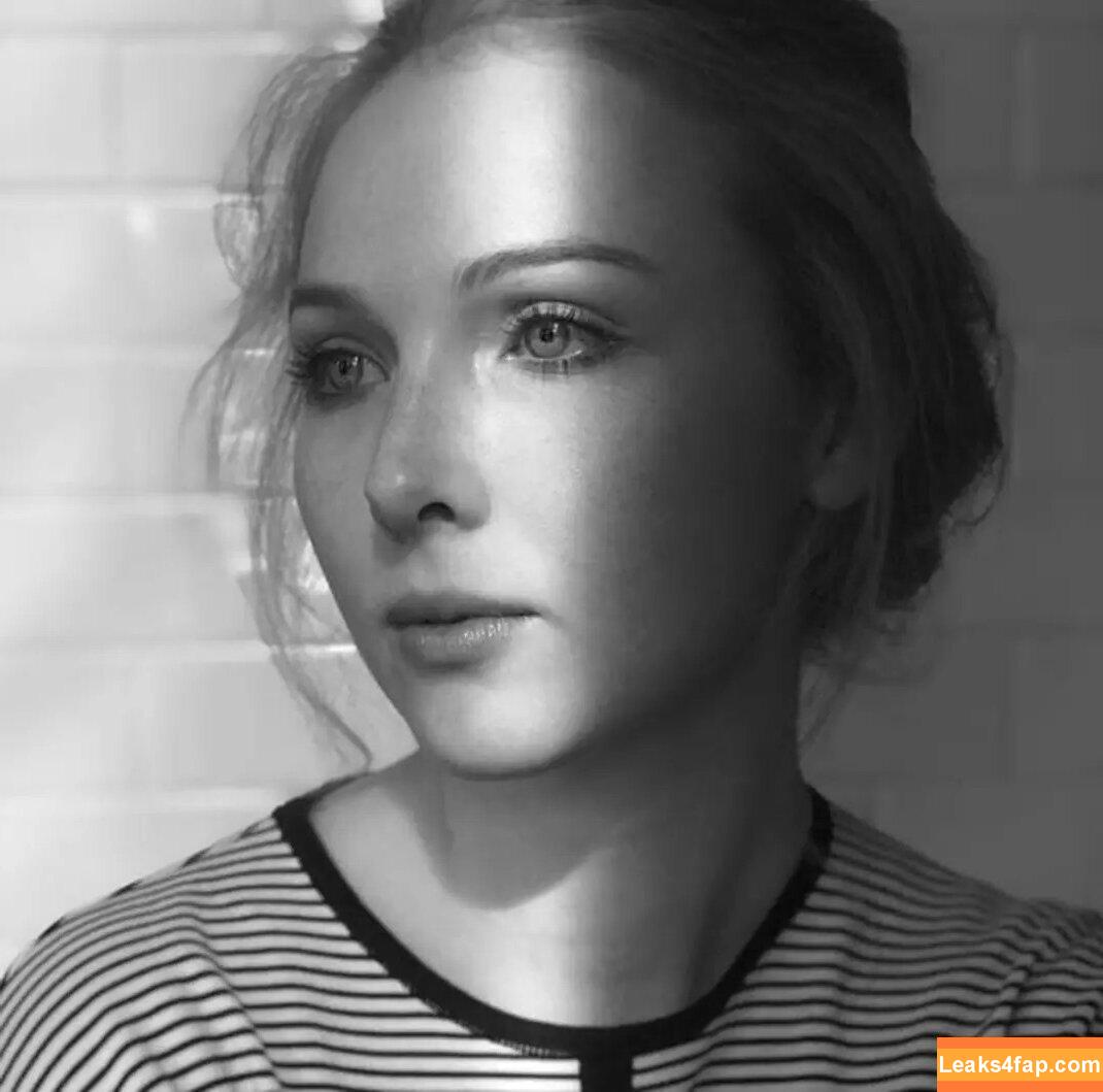 Molly Quinn / lassmolly / mollycaitlynquinn leaked photo photo #0179