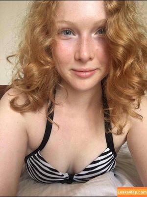 Molly Quinn photo #0203