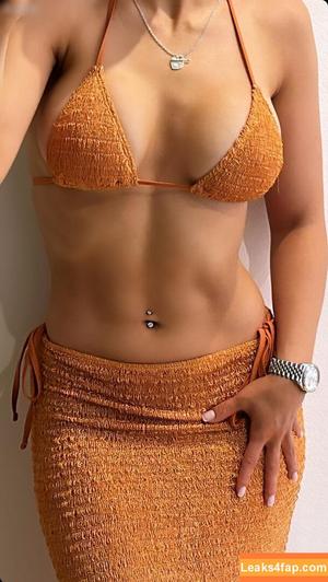 Molly Richards photo #0092