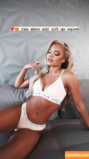 Molly Smith photo #0148