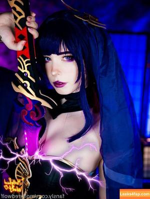 MollyRedWolf photo #0065