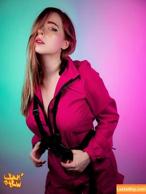 MollyRedWolf photo #0468