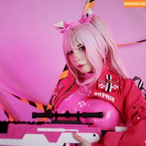 MollyRedWolf photo #0481