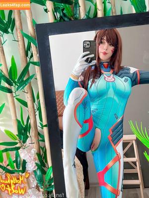 MollyRedWolf photo #0660