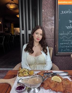 Mollyswes photo #0005