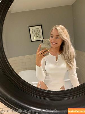 mollywhitexo photo #0002