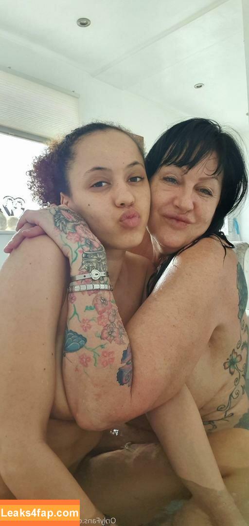 mom_vs_daughter /  leaked photo photo #0010