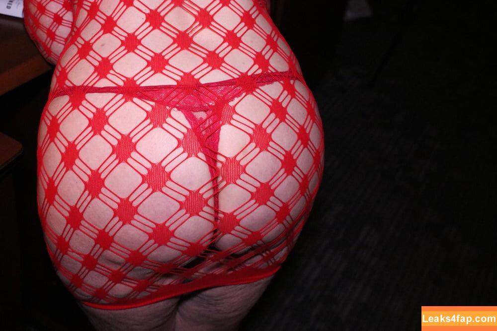 Mommascarlet / scarlet._.fanpage_ leaked photo photo #0003