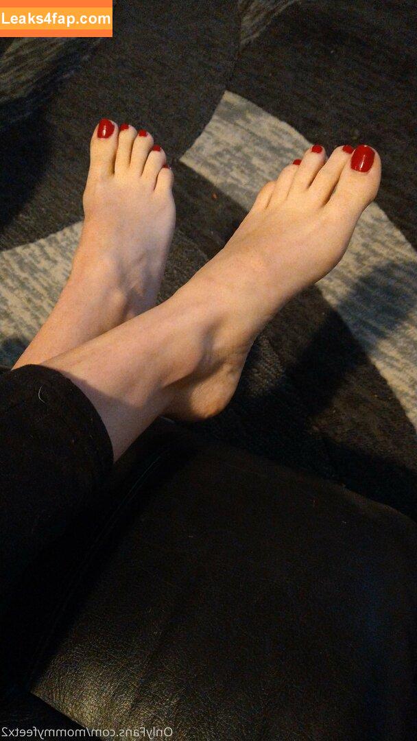 mommyfeetx2 / momdeenx leaked photo photo #0014