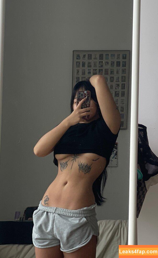 mommyissues9000 /  leaked photo photo #0002