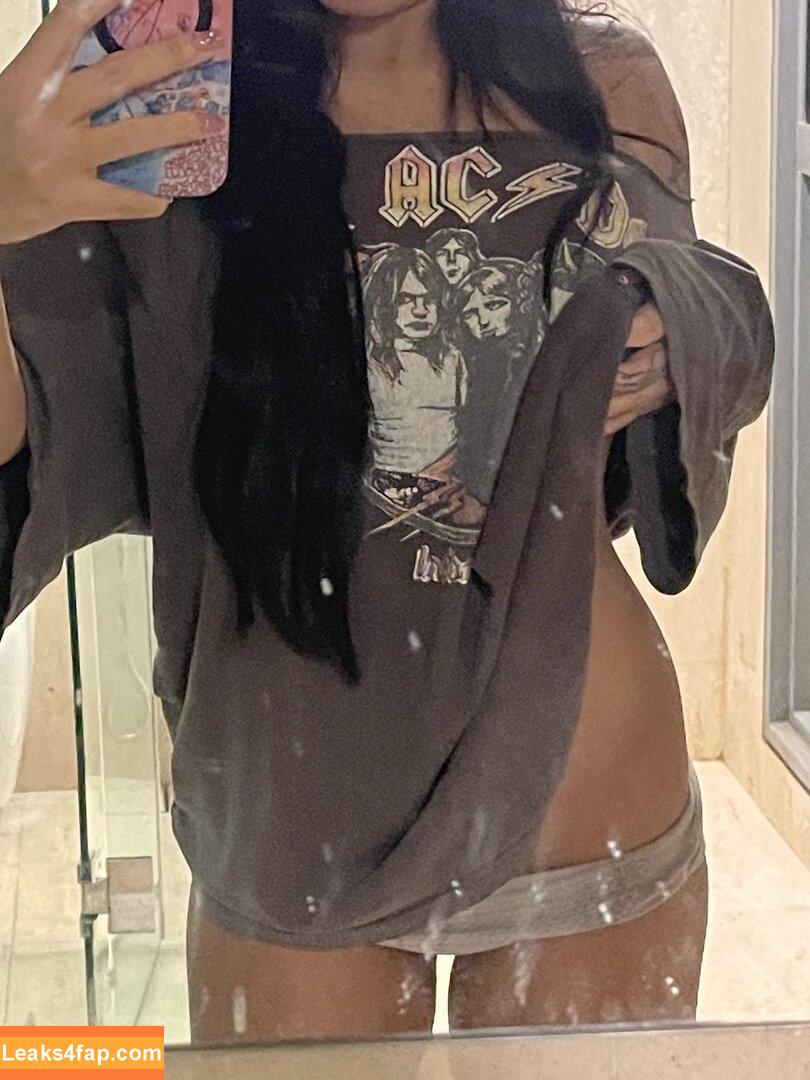 mommyissues9000 /  leaked photo photo #0009