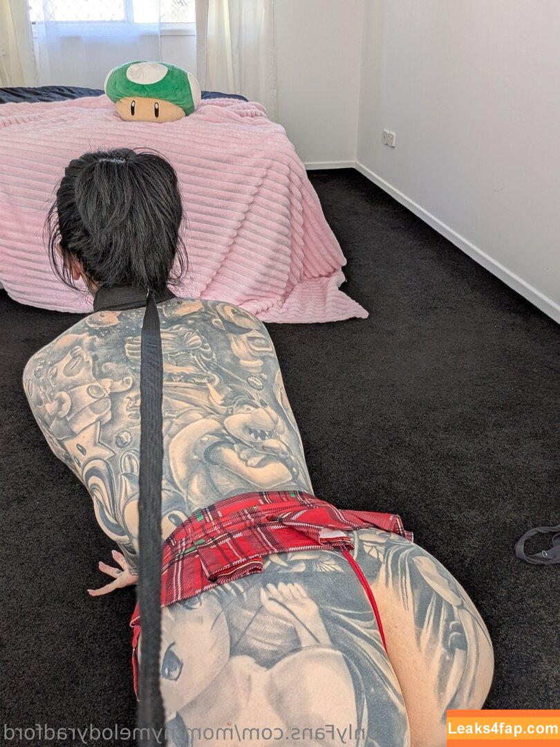 mommymelodyradford / melody_radford_ leaked photo photo #0007