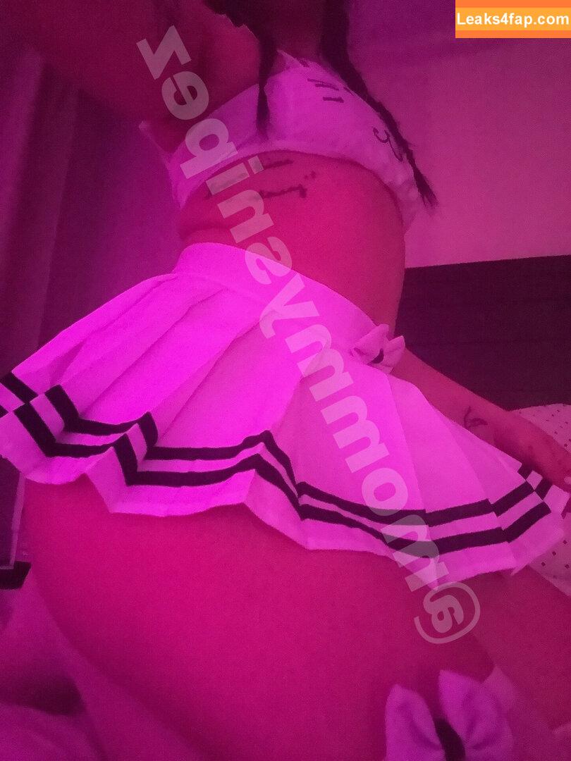 mommysnipez /  leaked photo photo #0009