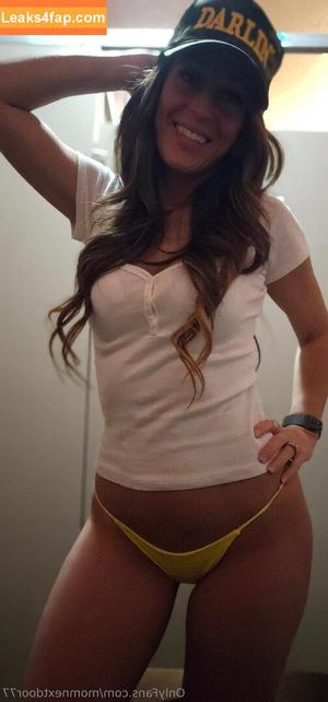 momnextdoor77 photo #0031
