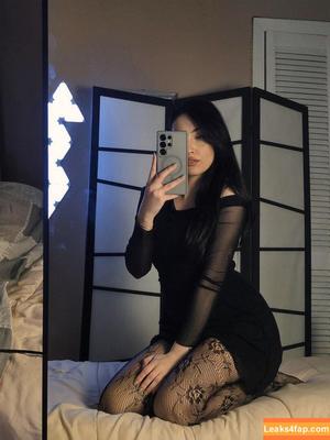 Mona Schon photo #0252