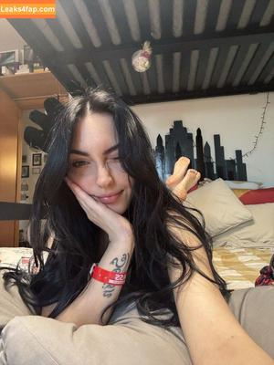 Mona Schon photo #0268