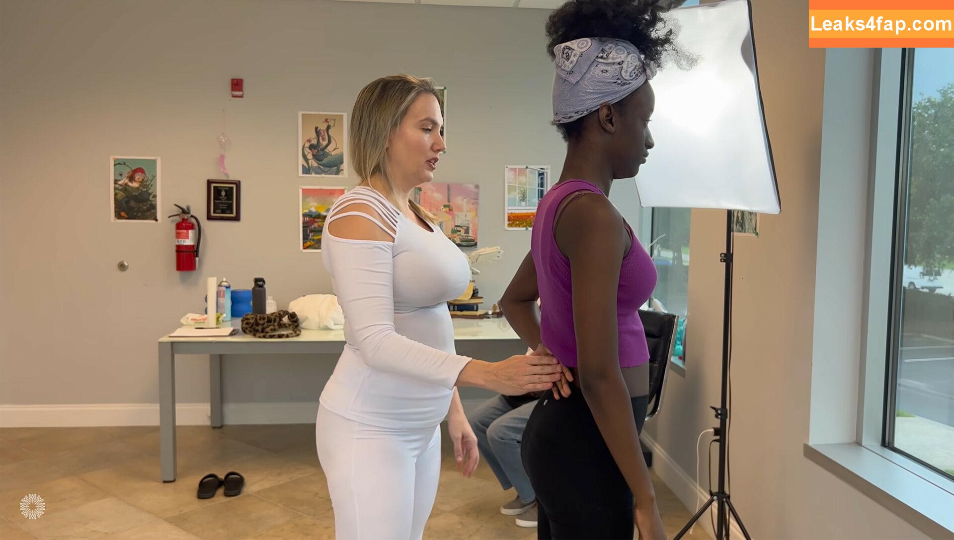 Mondragon Chiropractic / Brenda Mondragon / chiro_dragon leaked photo photo #0172