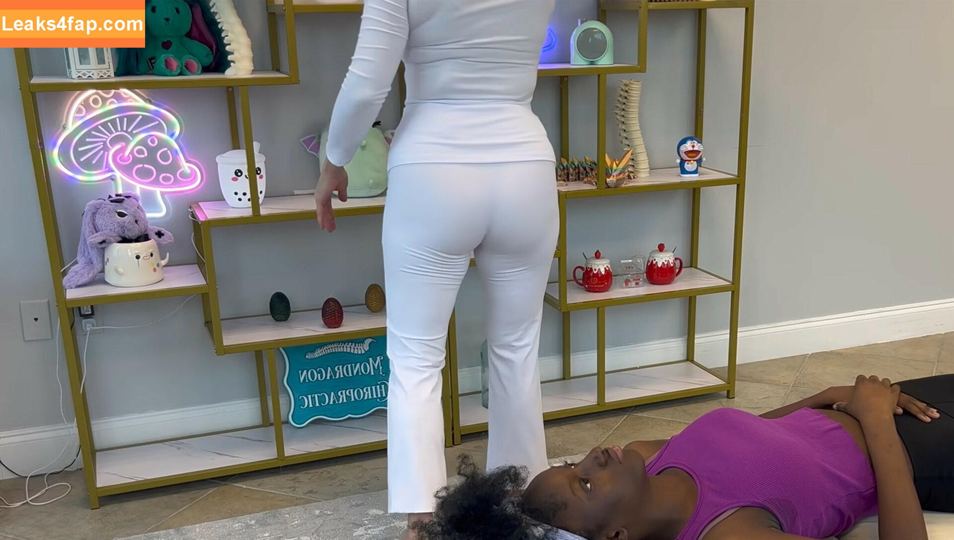 Mondragon Chiropractic / Brenda Mondragon / chiro_dragon leaked photo photo #0182