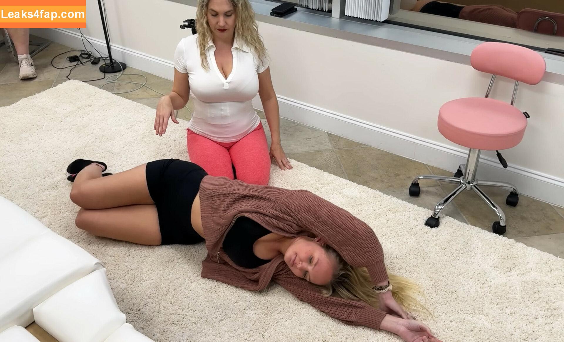 Mondragon Chiropractic / Brenda Mondragon / chiro_dragon leaked photo photo #0226