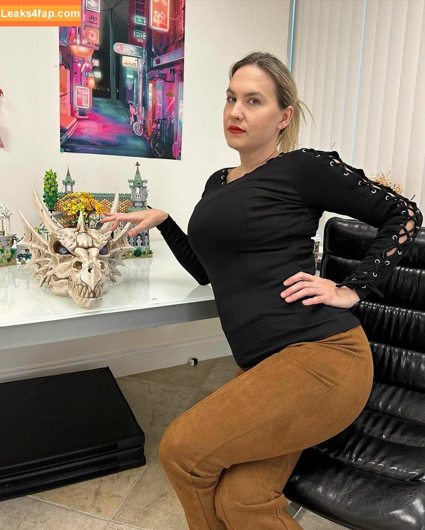 Mondragon Chiropractic / Brenda Mondragon / chiro_dragon leaked photo photo #0304