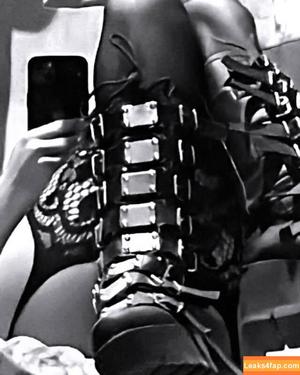 mongothic photo #0002