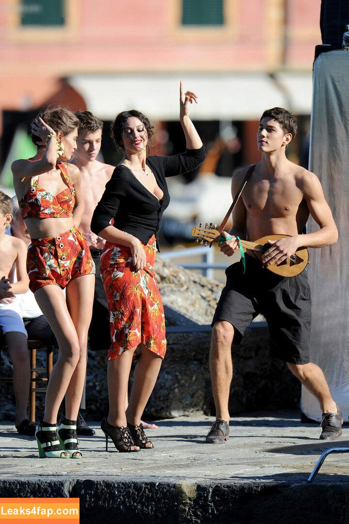 Monica Bellucci / aMonicaBellucci / bellucciginebra / monicabellucciofficiel leaked photo photo #0411