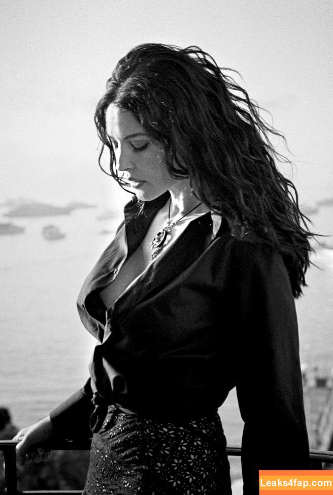 Monica Bellucci / aMonicaBellucci / bellucciginebra / monicabellucciofficiel leaked photo photo #0572