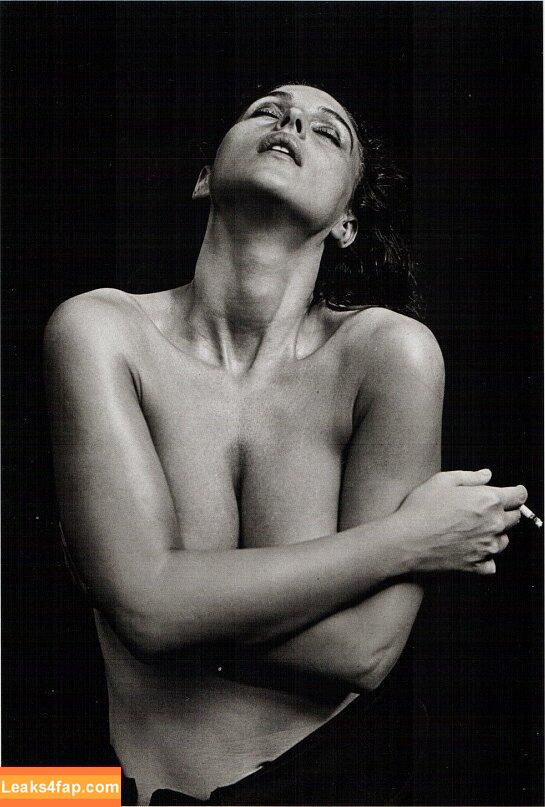 Monica Bellucci / aMonicaBellucci / bellucciginebra / monicabellucciofficiel leaked photo photo #0575