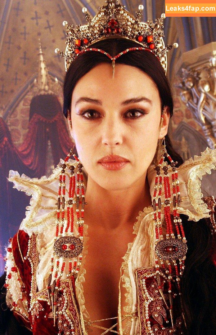 Monica Bellucci / aMonicaBellucci / bellucciginebra / monicabellucciofficiel leaked photo photo #0666