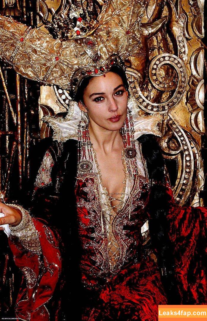 Monica Bellucci / aMonicaBellucci / bellucciginebra / monicabellucciofficiel leaked photo photo #0675