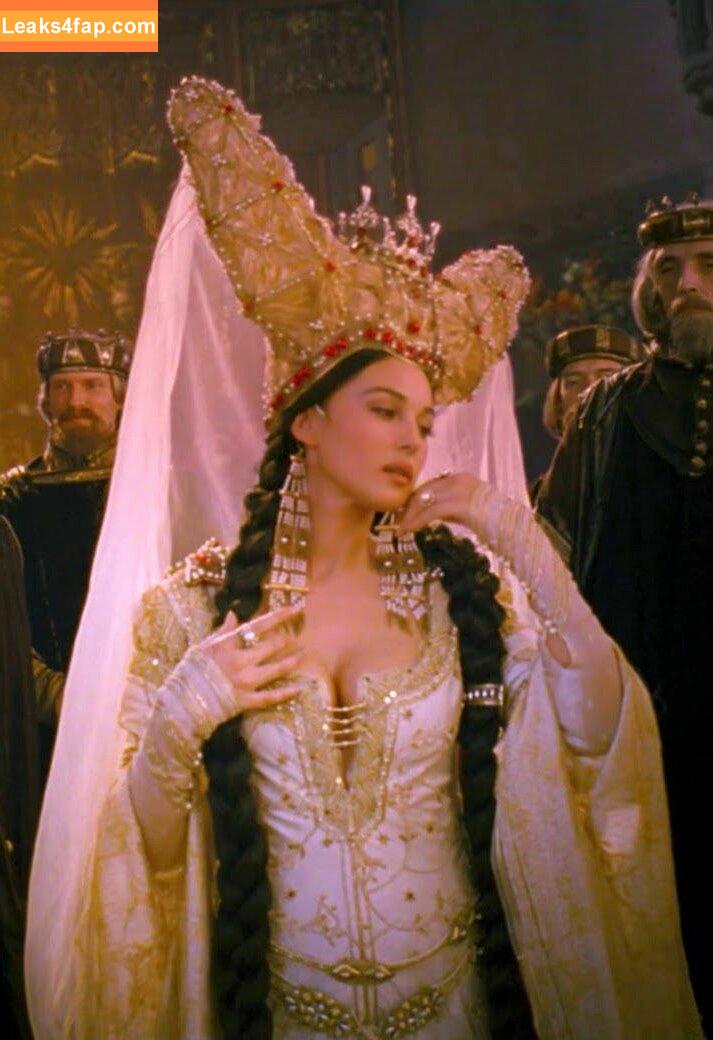 Monica Bellucci / aMonicaBellucci / bellucciginebra / monicabellucciofficiel leaked photo photo #0677