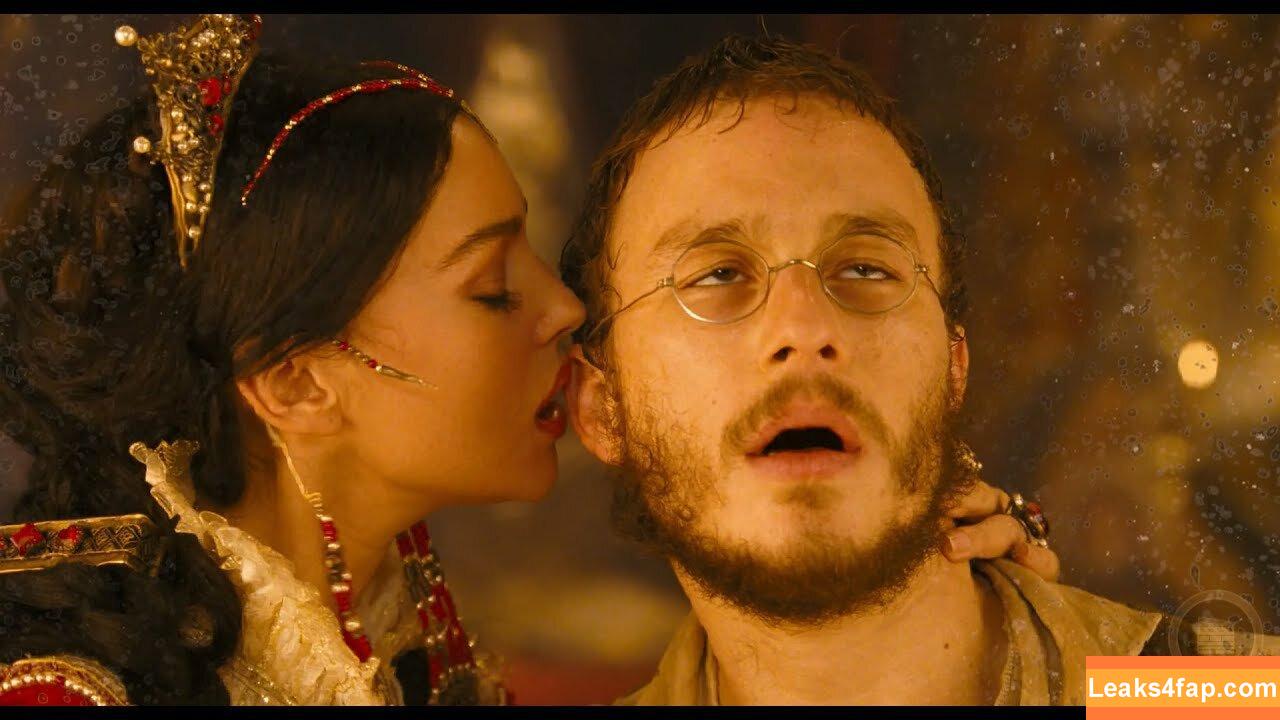 Monica Bellucci / aMonicaBellucci / bellucciginebra / monicabellucciofficiel leaked photo photo #0679