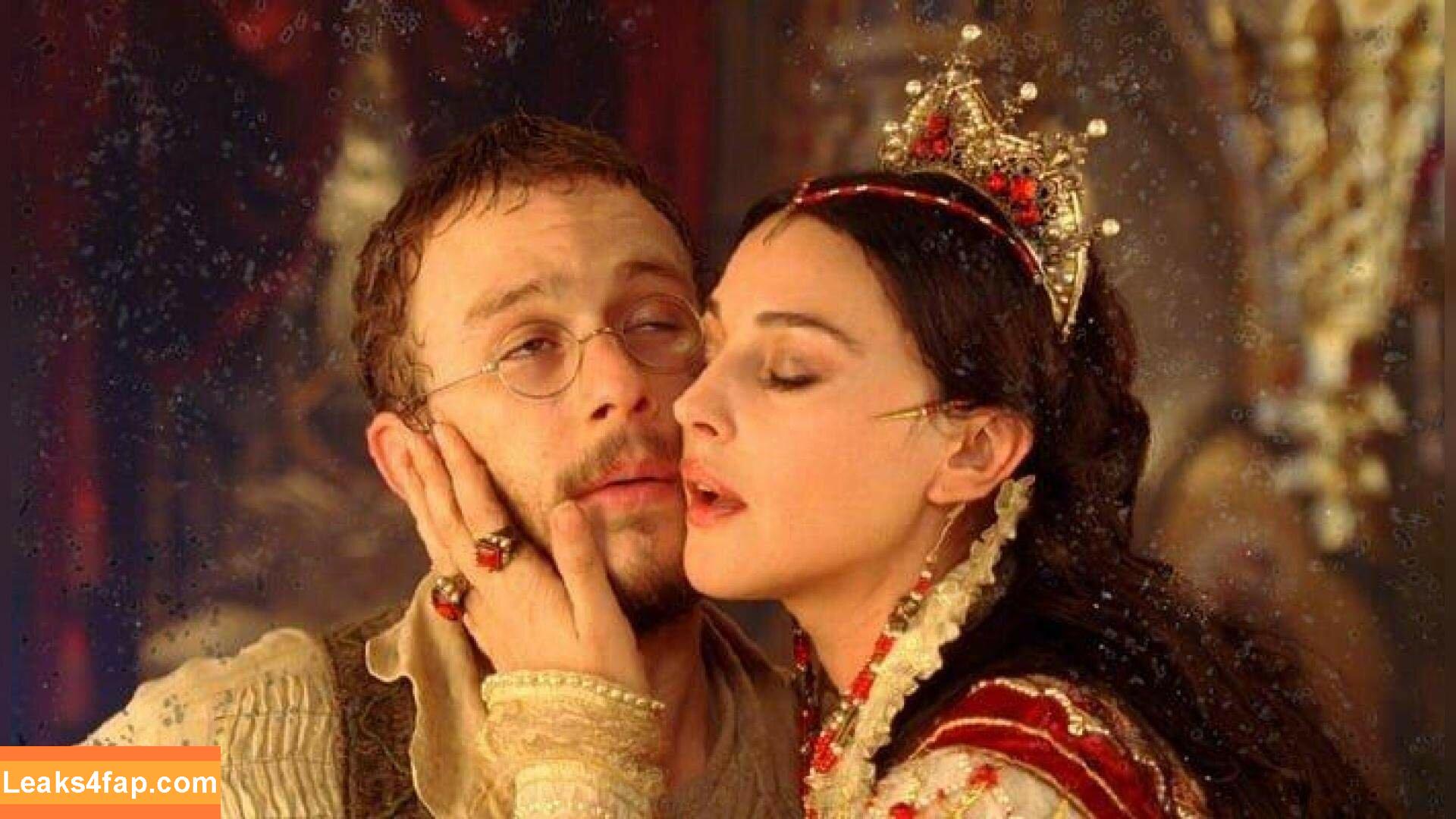 Monica Bellucci / aMonicaBellucci / bellucciginebra / monicabellucciofficiel leaked photo photo #0680