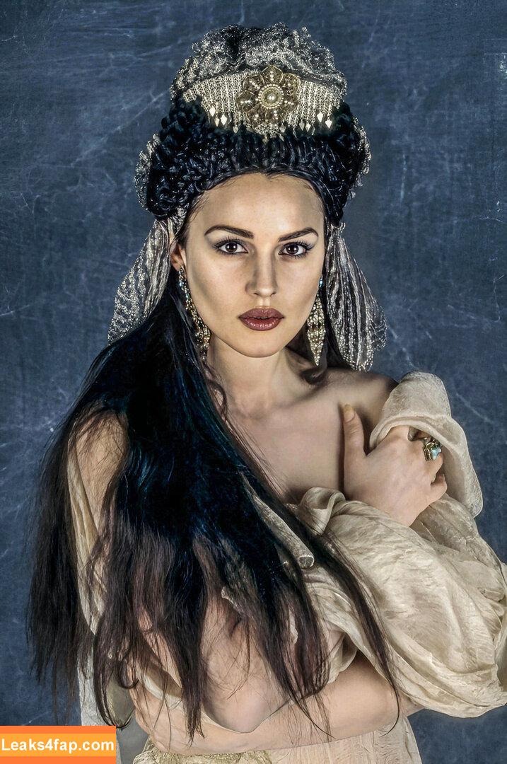 Monica Bellucci / aMonicaBellucci / bellucciginebra / monicabellucciofficiel leaked photo photo #0709