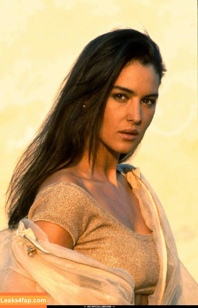 Monica Bellucci / aMonicaBellucci / bellucciginebra / monicabellucciofficiel leaked photo photo #0724
