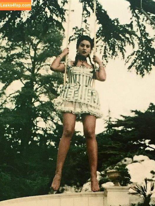 Monica Bellucci / aMonicaBellucci / bellucciginebra / monicabellucciofficiel leaked photo photo #0916