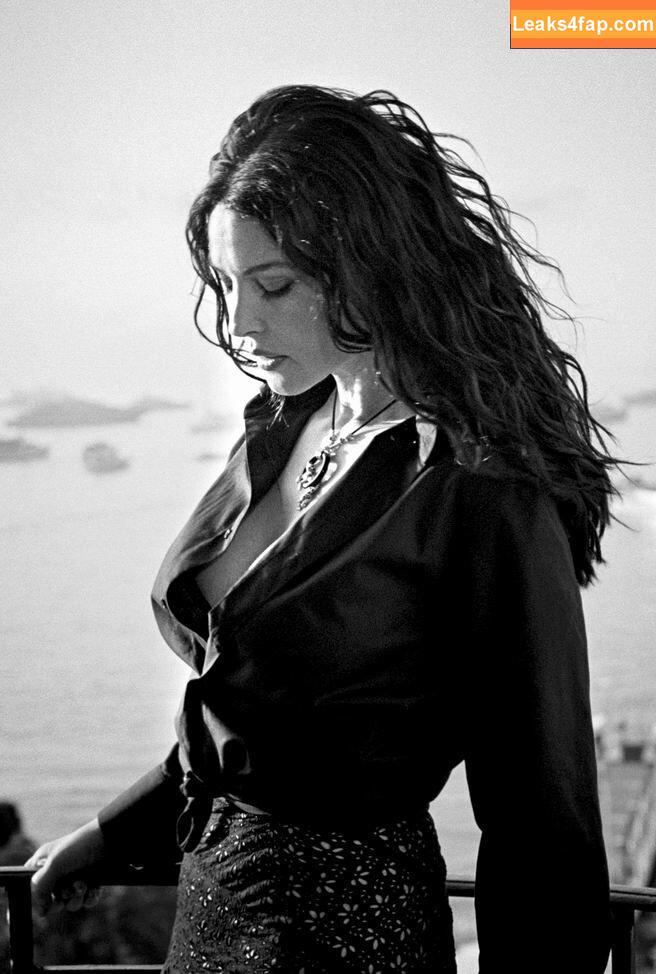 Monica Bellucci / aMonicaBellucci / bellucciginebra / monicabellucciofficiel leaked photo photo #0969