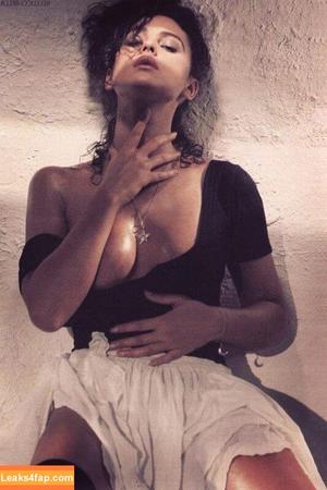 Monica Bellucci photo #0055